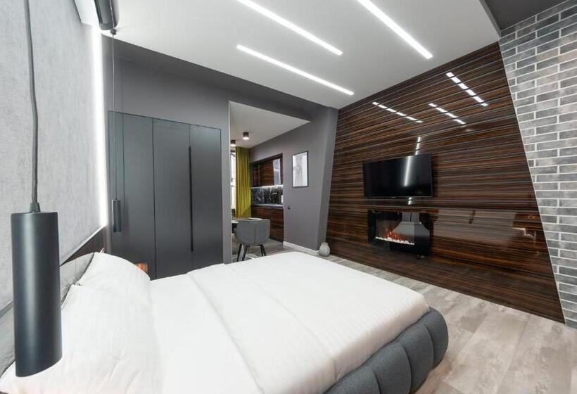 Deluxe Suite King Bed, Luxury Apartments Arena Guliver