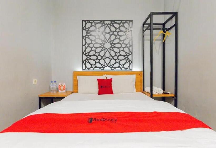 Номер Стандарт, Reddoorz @ Manukan Surabaya