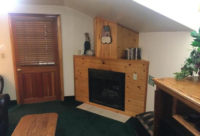스위트 킹사이즈 침대, Whispering Pines Lodge