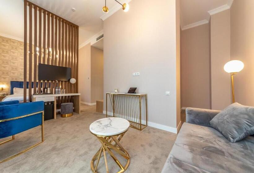 سوییت سوپریور, Newport Hotel Kutaisi