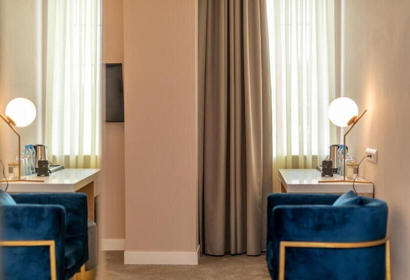 اتاق استاندارد با تخت بزرگ, Newport Hotel Kutaisi
