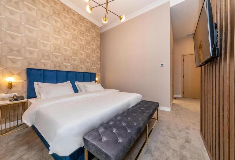 سوییت سوپریور, Newport Hotel Kutaisi