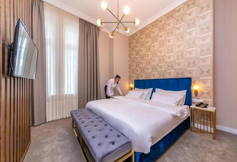 سوییت سوپریور, Newport Hotel Kutaisi