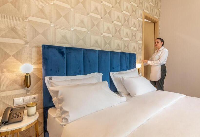 اتاق استاندارد با تخت بزرگ, Newport Hotel Kutaisi