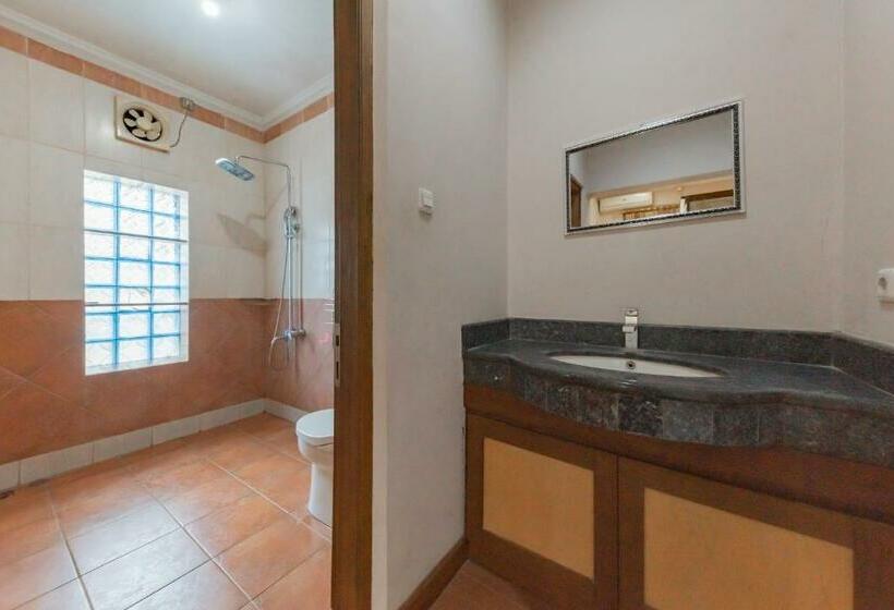 디럭스 룸, Urbanview Hotel Villa Surya Bandung