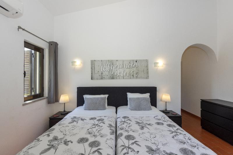 اتاق لوکس با چشم‌انداز دریا, Furama Resort Danang