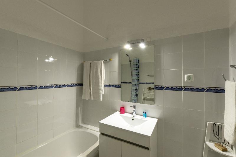 اتاق لوکس با چشم‌انداز دریا, Furama Resort Danang