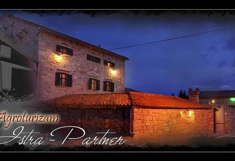 اتاق لوکس, Rural Pension Istra Partner