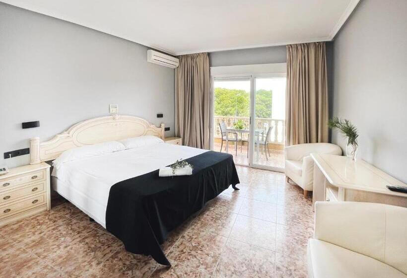 Четырехместный Номер Deluxe, Parquemar Premium Beach