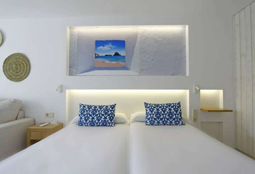 Люкс, Bg Hotel Portinatx Beach Club