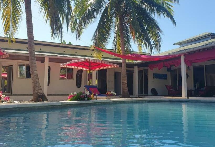 اتاق استاندارد با چشم‌انداز استخر, Villa Les Cocotiers