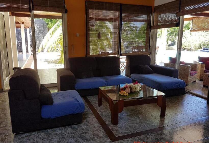 اتاق استاندارد با چشم‌انداز استخر, Villa Les Cocotiers