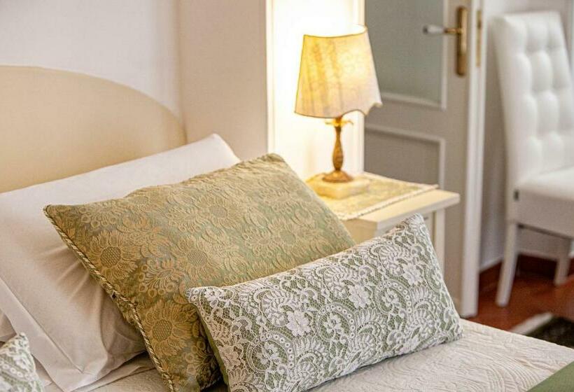 标准间带露台, Villa Maresca B&b