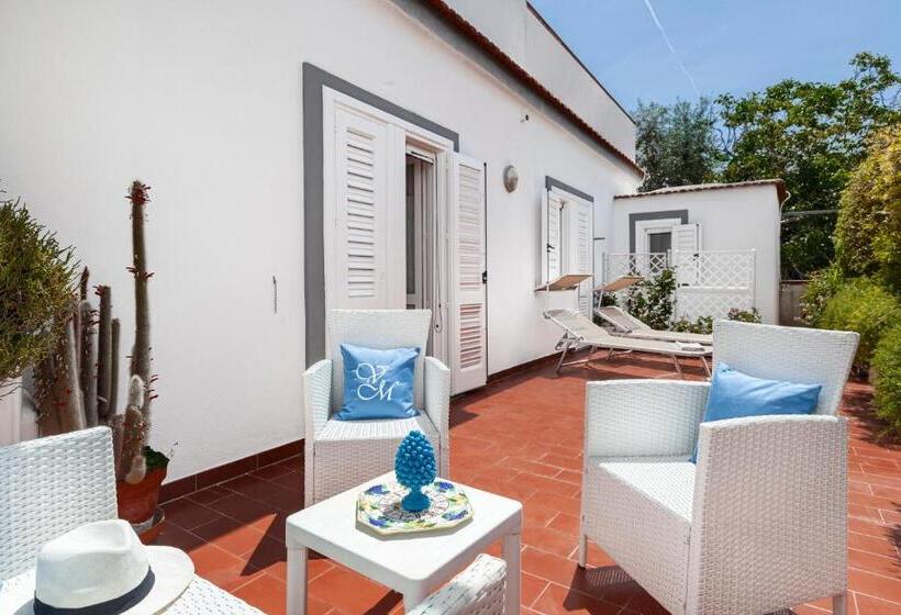 标准间带露台, Villa Maresca B&b