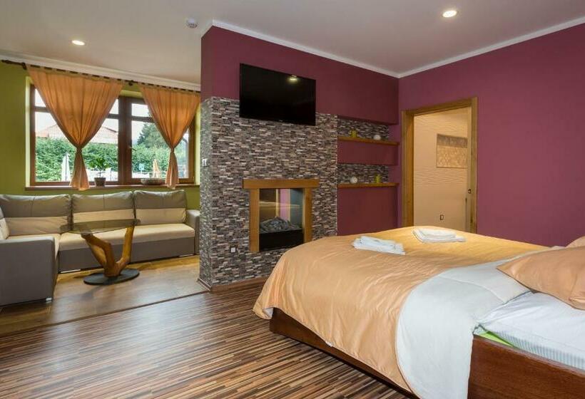 Люкс Deluxe Кровать Кинг, Relax Hotel Valaška