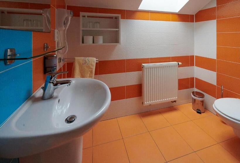 スタンダード４人部屋, Penzion U Strakatého Koně