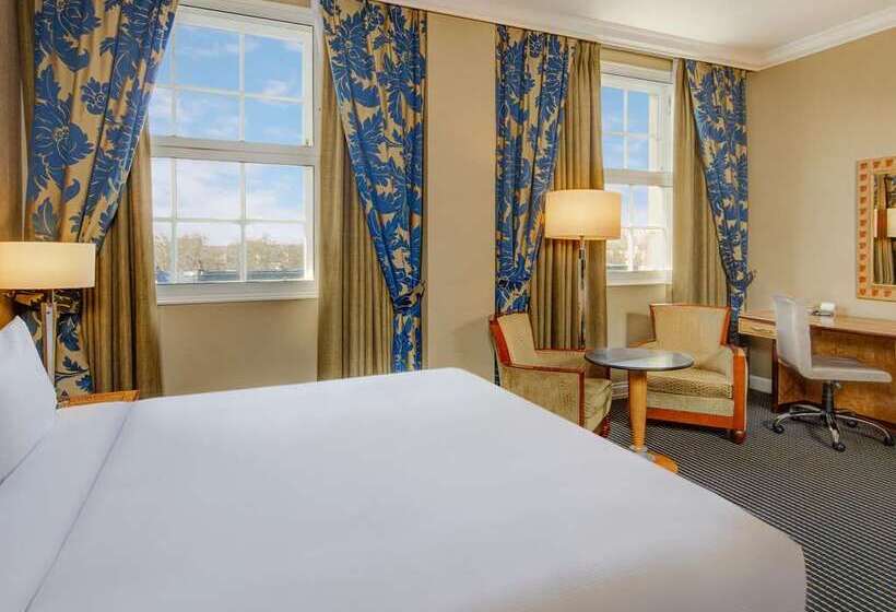 Номер Deluxe, Hilton London Euston