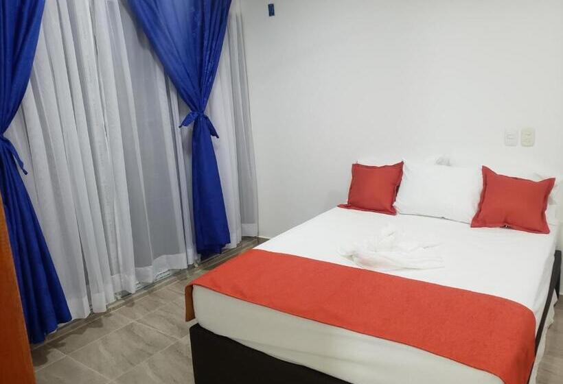 غرفة قياسية مطلّة علي حمام السباحة, La Rivera Playa Palomino