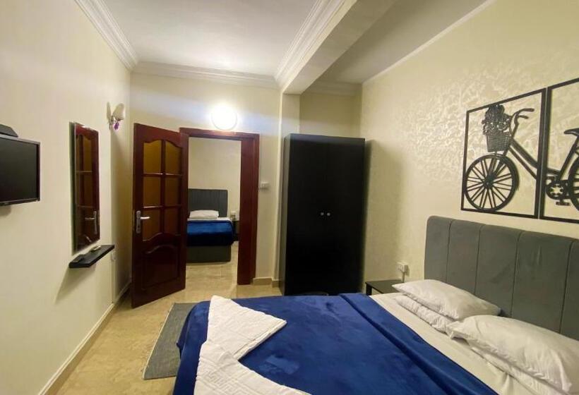 اتاق استاندارد سه تخته با بالکن, Key Of Pyramids View Inn