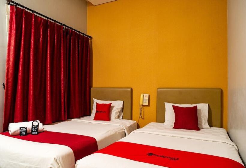 Номер Стандарт, Reddoorz Plus Near Blok M Square