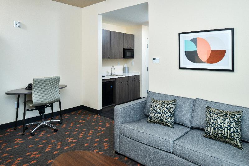 带大床的套房, Holiday Inn Fort Worth   Alliance By Ihg