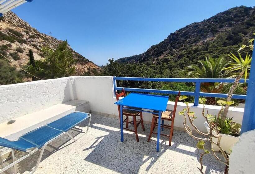 带阳台的三人标准间, Oleander S Garden Traditional Cretan Cottage