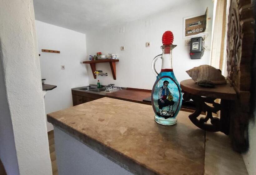 اتاق لوکس با چشم‌انداز دریا, Oleander S Garden Traditional Cretan Cottage