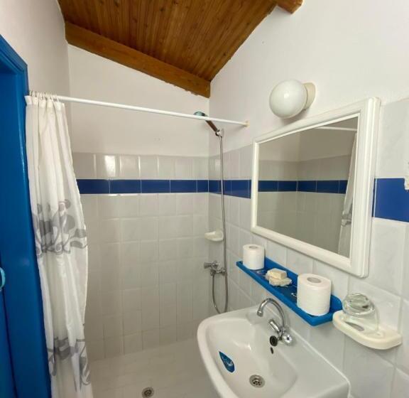 Standard Triple Room with Terrace, Oleander S Garden Traditional Cretan Cottage