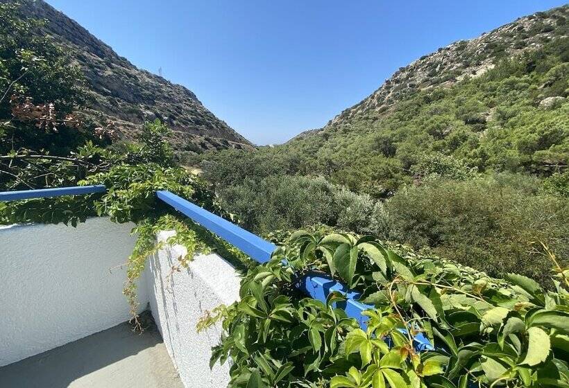 패밀리 스튜디오, Oleander S Garden Traditional Cretan Cottage