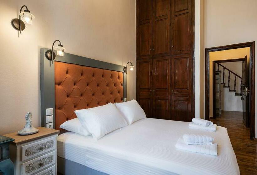 Escritório Estándar, Old Town Suites