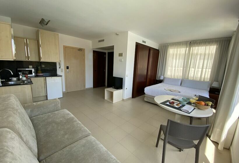 Студия Стандарт, Atenea Park Suites & Apartments