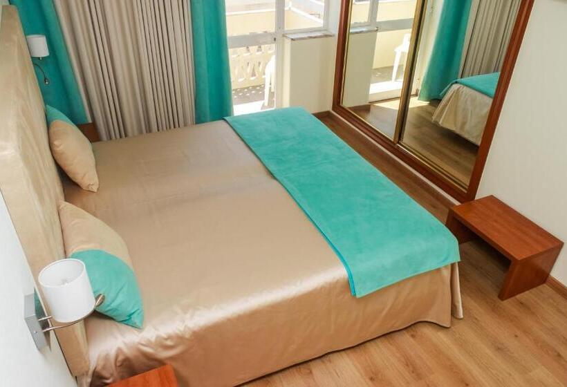 Comfort room with balcony, Baía Beach