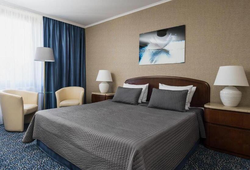 اتاق استاندارد, Booking Hotel Crown Piast & Spa