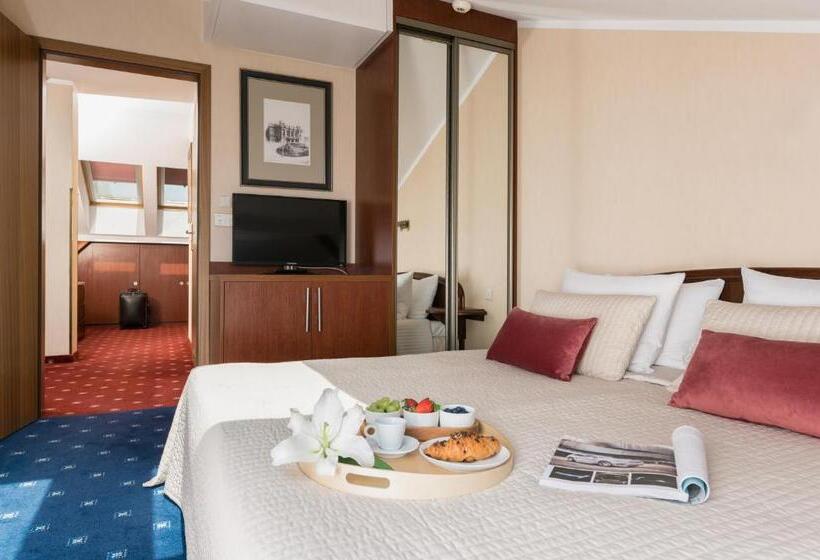 آپارتمان لوکس 1 خوابه, Booking Hotel Crown Piast & Spa