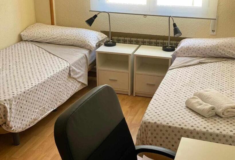 اتاق استاندارد, Residencia 12 Octubre