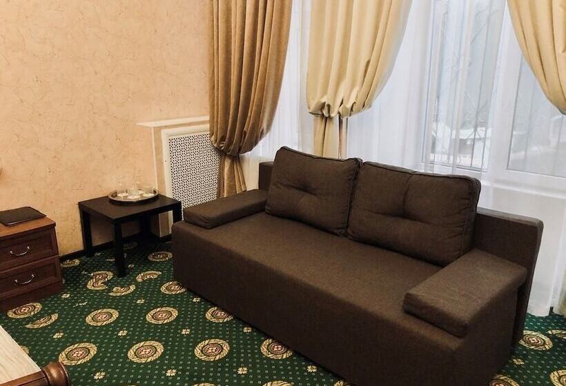 اتاق لوکس, Seven Hills Lubyanka