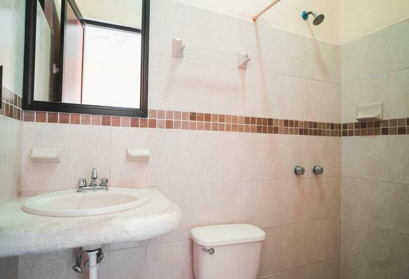 اتاق استاندارد, Capital O Hotel Aurora, Tuxtla Gutiérrez