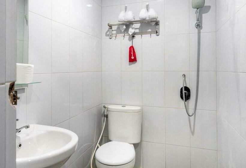 Номер Стандарт, Reddoorz Near Manhattan Times Square Medan 2