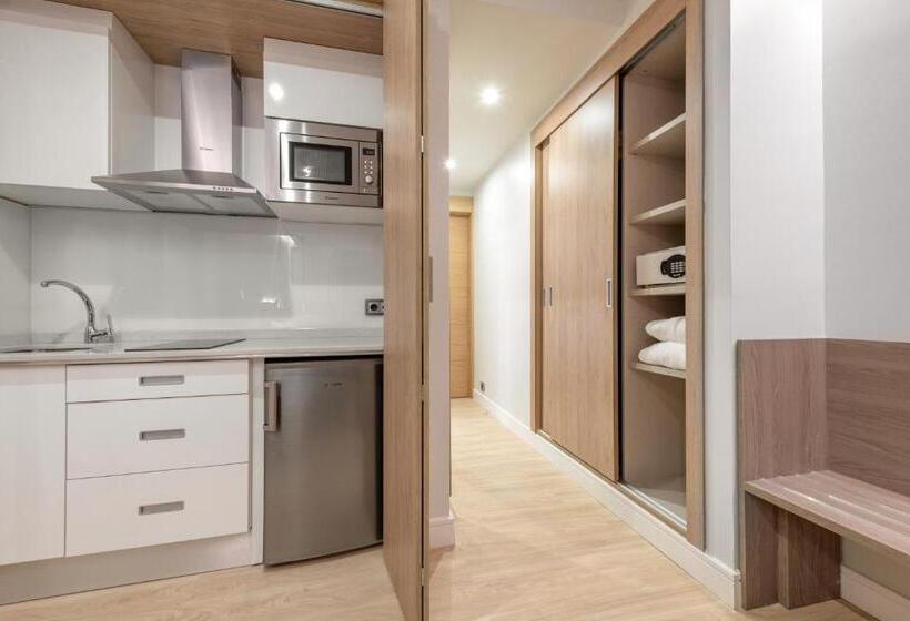اتاق پریمیوم سه تخته, Espahotel Plaza De España