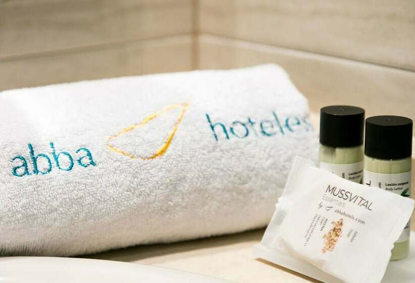 스탠다드 룸, Abba Comillas