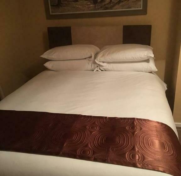 Standard Room, The Ynyscedwyn Arms