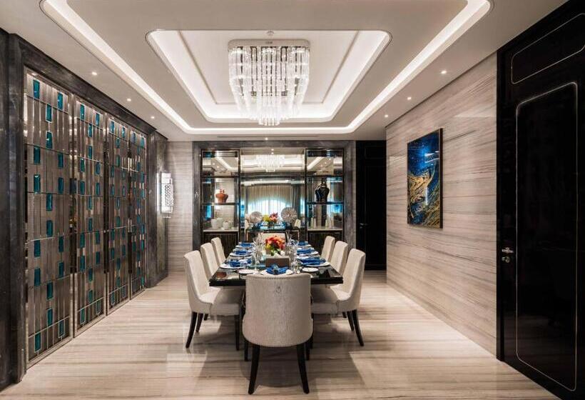 Королевский Люкс, Narcissus Al Hamra Hotel Jeddah
