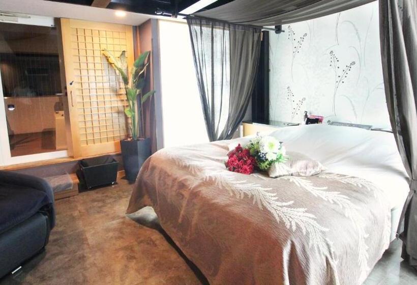 اتاق لوکس, Ageha   Adult Only