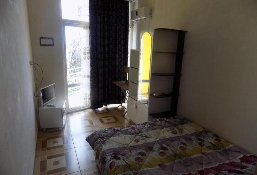 اتاق استاندارد با تخت بزرگ, Family Hotel Khomaldy