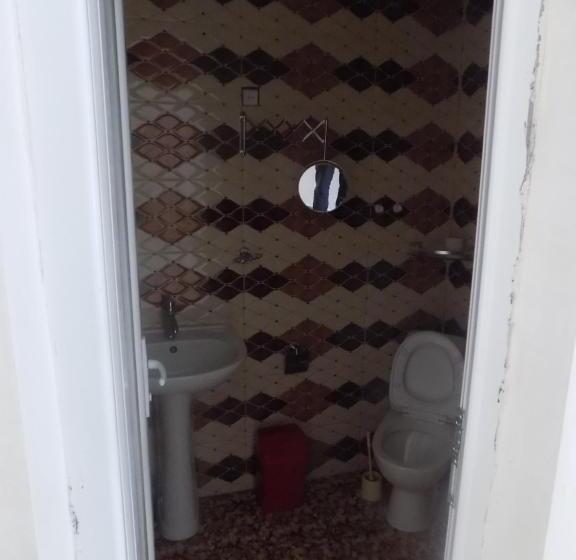 اتاق استاندارد با تخت بزرگ, Family Hotel Khomaldy