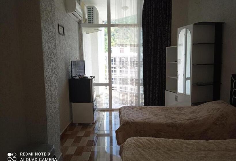 اتاق استاندارد سه نفره, Family Hotel Khomaldy