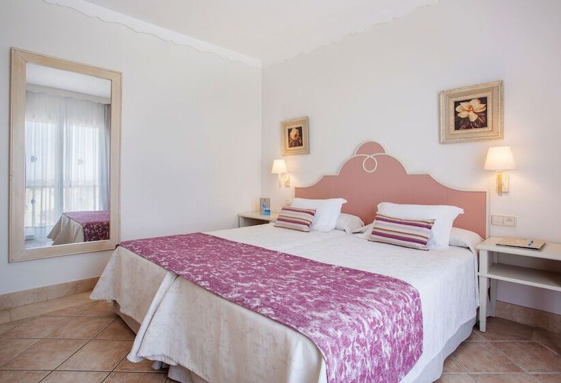 سوییت با چشم‌انداز باغ, Grupotel Macarella Suites & Spa