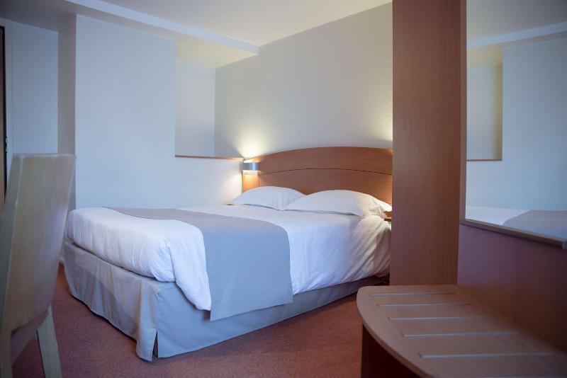اتاق استاندارد سه نفره, Kyriad Rennes Nord