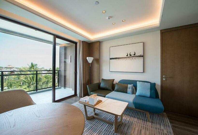 Люкс Повышенной Комфортности, Wingate By Wyndham Hainan Chengmai