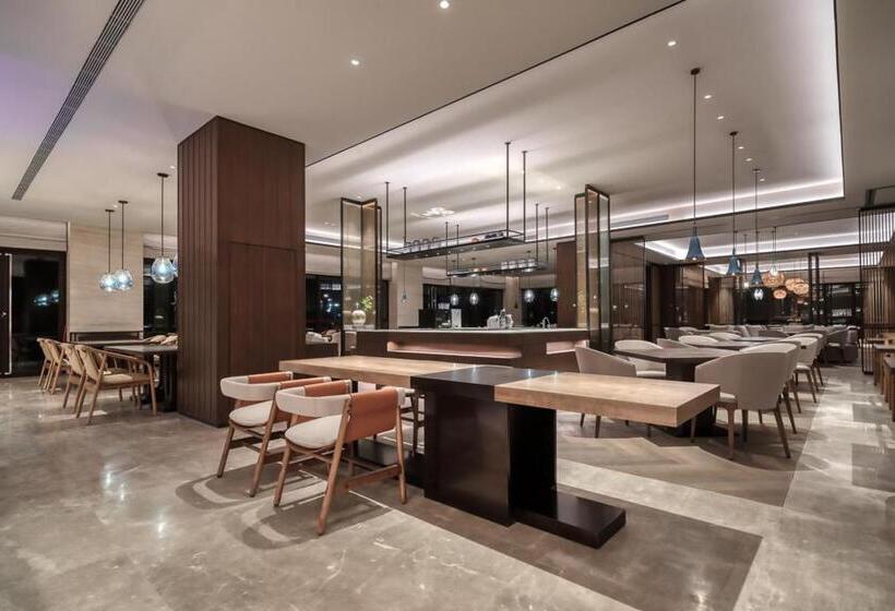 Люкс Повышенной Комфортности, Wingate By Wyndham Hainan Chengmai